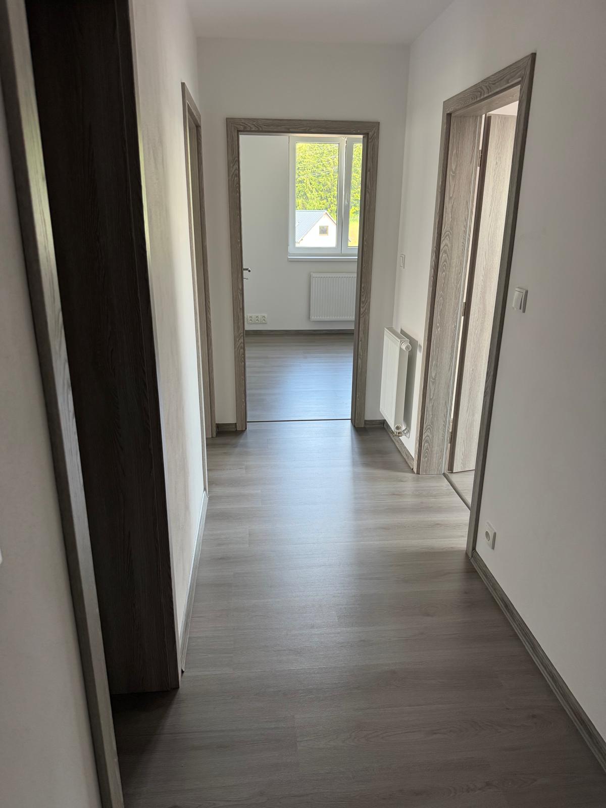 Terasa a vstup do bytu v přízemí