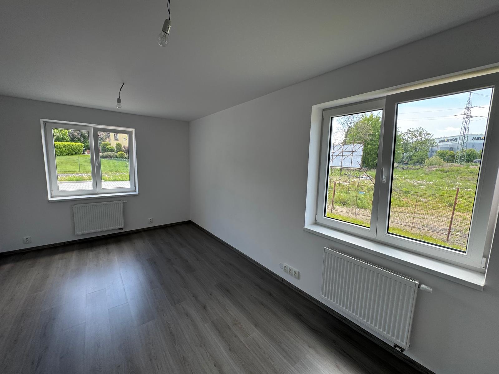 Pohled z terasy do bytu